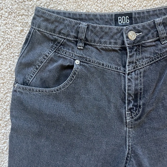 BDG Washed Black High-Waist Mom Jeans Size 30 - Picture 1 of 9